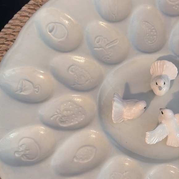 Vintage Blue Ceramic Deviled Easter Egg Holder with White Doves Platter Size 13” - Picture 6 of 9